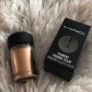 BNIB MAC Pigment in Rose Gold